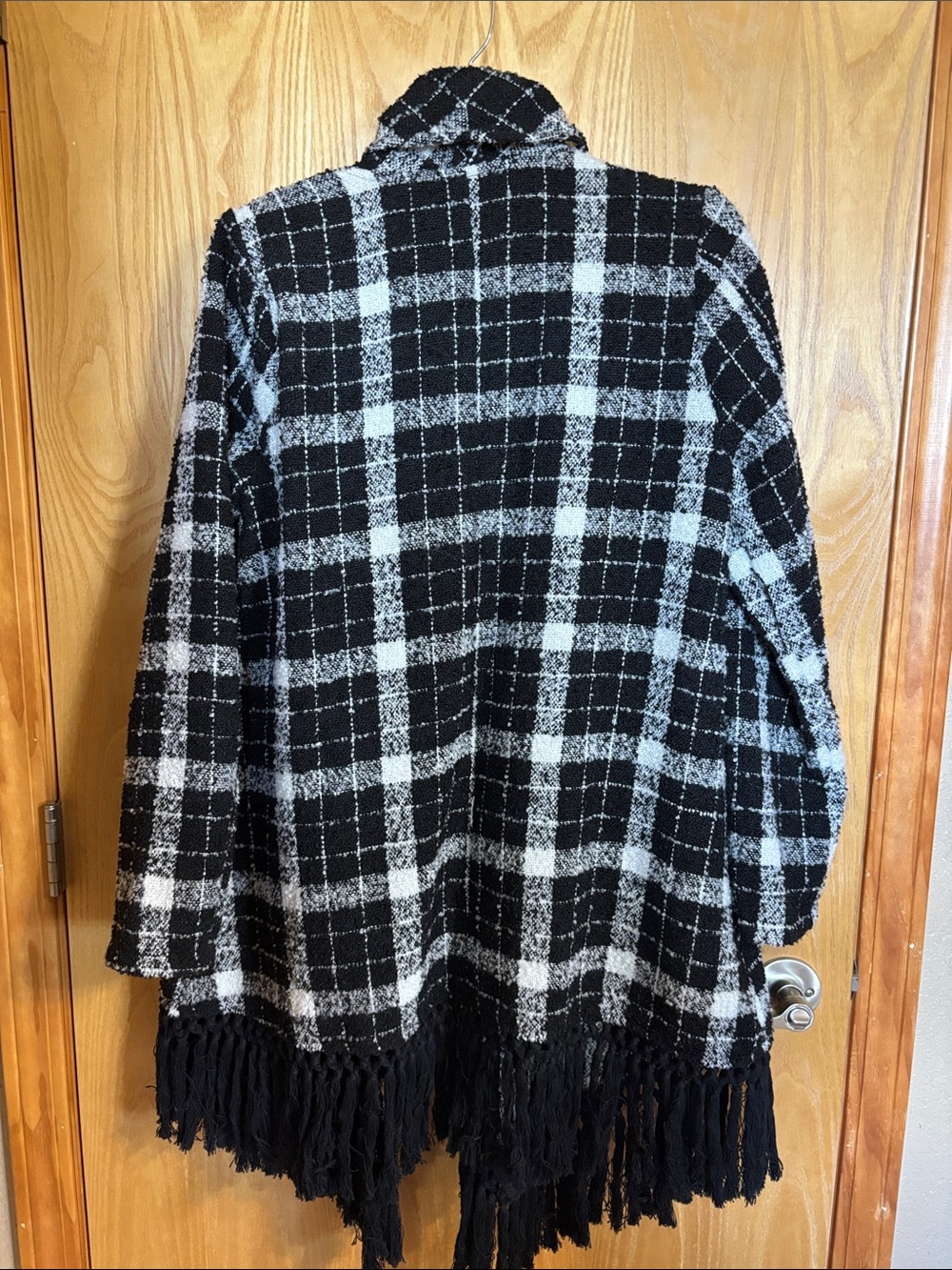 Ryu Black and White Plaid Fringe Open-Front Sweater Poncho - Picture 2 of 3